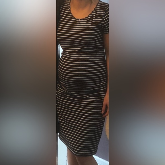 Isabel Maternity by Ingrid & Isabel Dresses & Skirts - Isabel maternity midi dress